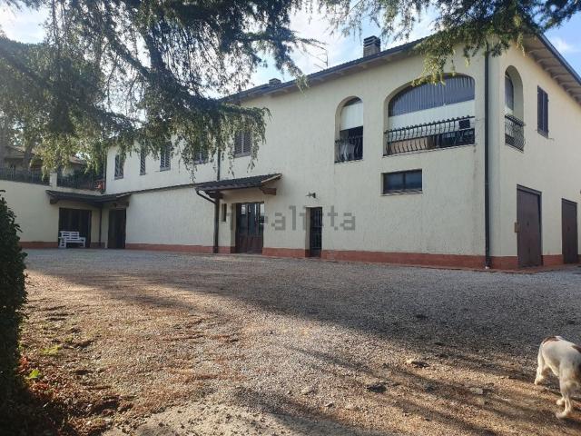 Villetta bifamiliare in vendita di 120 m² in Via dei Poggi