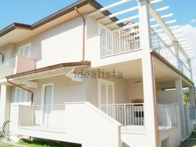 Villetta bifamiliare in vendita di 120 m² in Via del Paduletto, 358