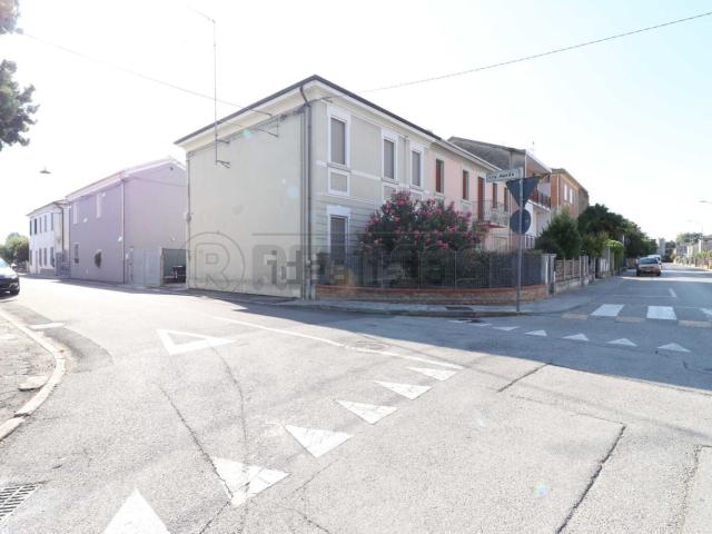 Villetta bifamiliare in vendita di 120 m² in Via della Libertà, 62
