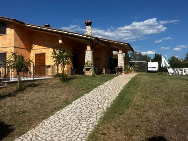 Villetta bifamiliare in vendita di 120 m² in Via delle Baiocchelle, 2