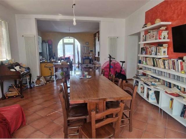 Villetta bifamiliare in vendita di 120 m² in Via di Mezzo, 50
