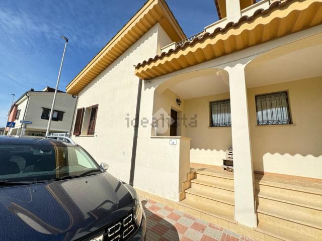 Villetta bifamiliare in vendita di 150 m² in Via Diegu Barori, 16