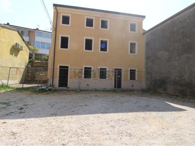 Villetta bifamiliare in vendita di 120 m² in Via Don Minzoni