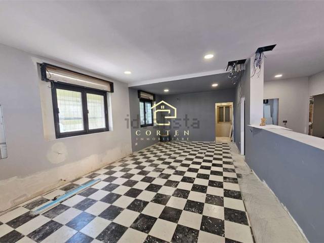 Villetta bifamiliare in vendita di 120 m² in Via Forte Poerio
