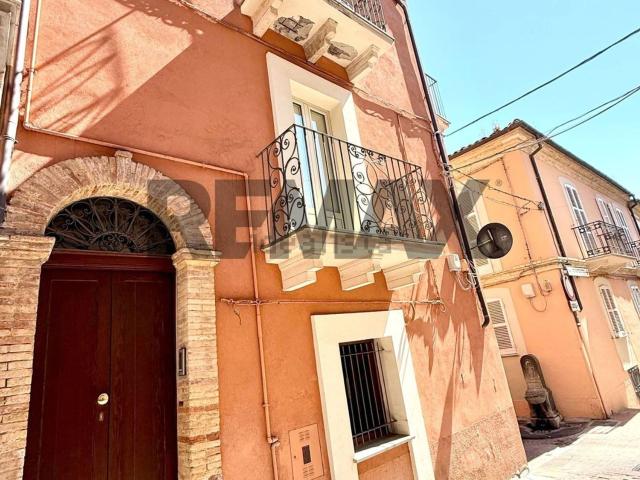 Villetta bifamiliare in vendita di 120 m² in Via Giuseppe Garibaldi, 15
