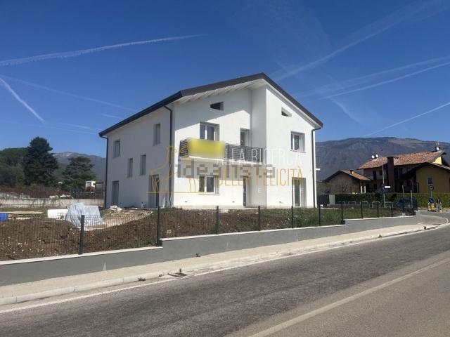 Villetta bifamiliare in vendita di 120 m² in Via Monte Pasubio, 10