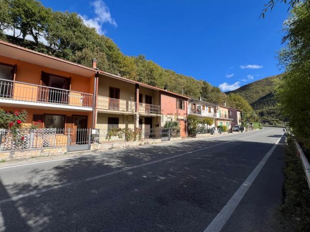 Villetta bifamiliare in vendita di 120 m² in Via Nazionale, 4
