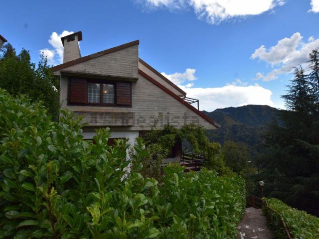 Villetta bifamiliare in vendita di 120 m² in Via Ombregno Alta