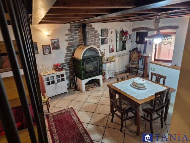 Villetta bifamiliare in vendita di 120 m² in Via Ortonovo, 23