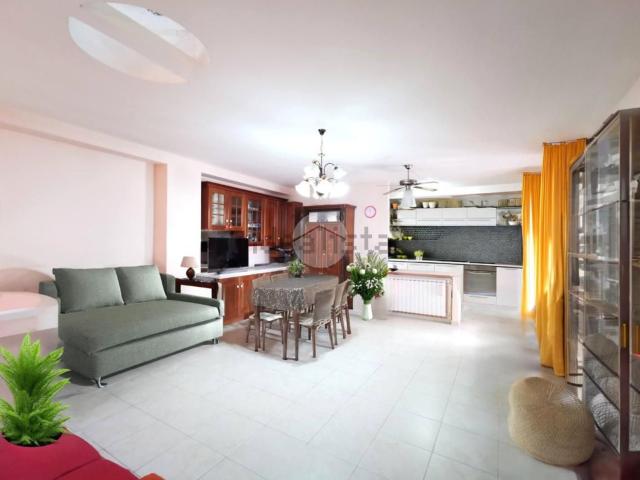 Villetta bifamiliare in vendita di 120 m² in Via Paolo Colasanto, 26