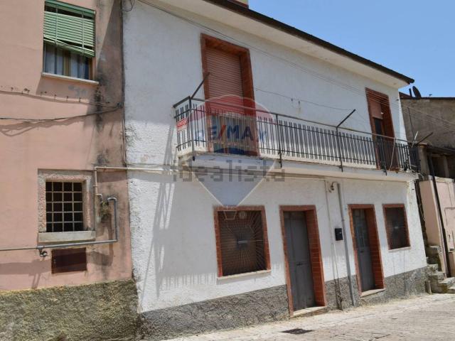 Villetta bifamiliare in vendita di 120 m² in Via Riella