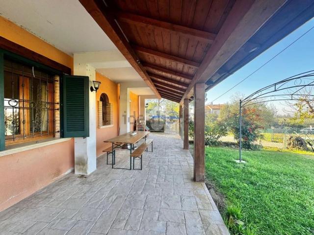Villetta bifamiliare in vendita di 120 m² in Via Romana, 68