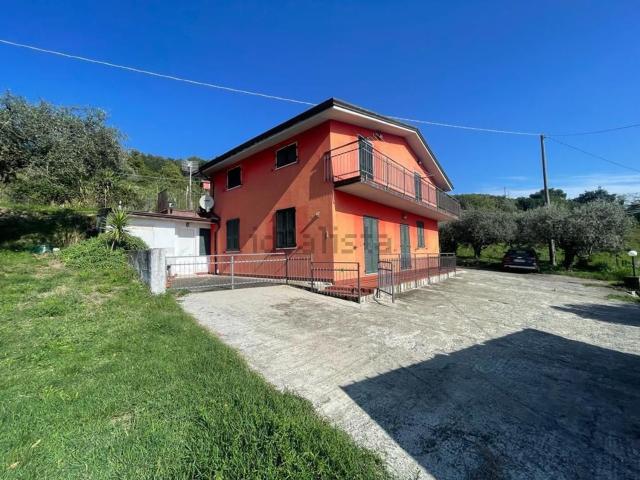 Villetta bifamiliare in vendita di 120 m² in Via Soggia, 6
