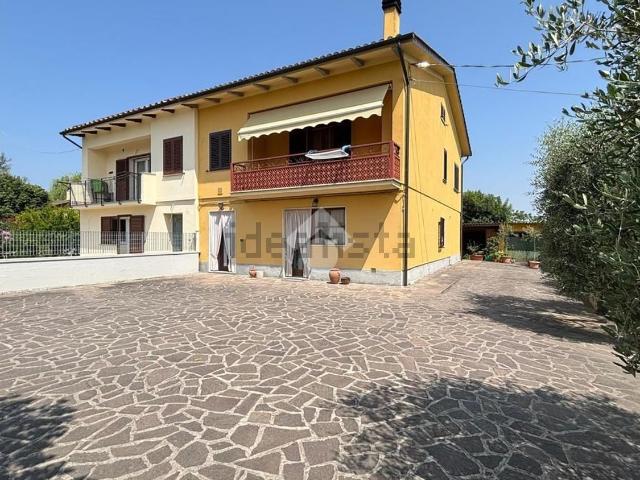 Villetta bifamiliare in vendita di 120 m² in Viale Guglielmo Marconi, 209