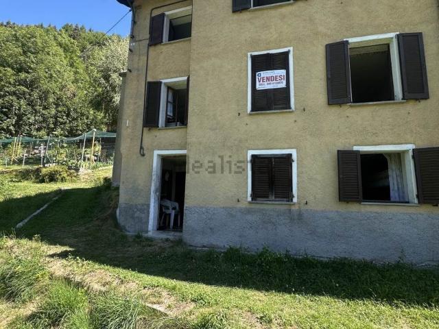 Villetta bifamiliare in vendita di 121 m² in Via Fraciscio