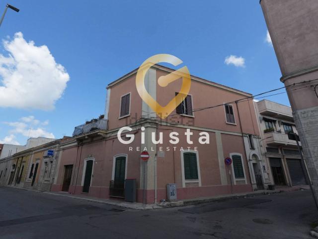 Villetta bifamiliare in vendita di 121 m² in Via Rossini, 48