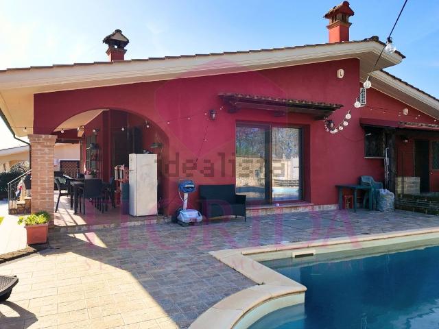 Villetta bifamiliare in vendita di 121 m² in Viale Gorizia