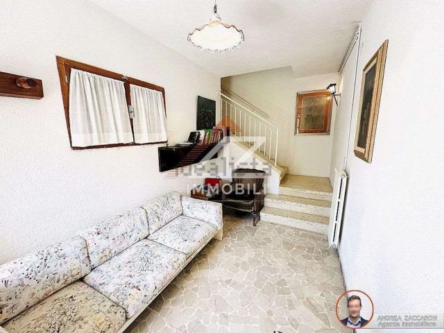 Villetta bifamiliare in vendita di 122 m² in Via Sante de Mari, 51