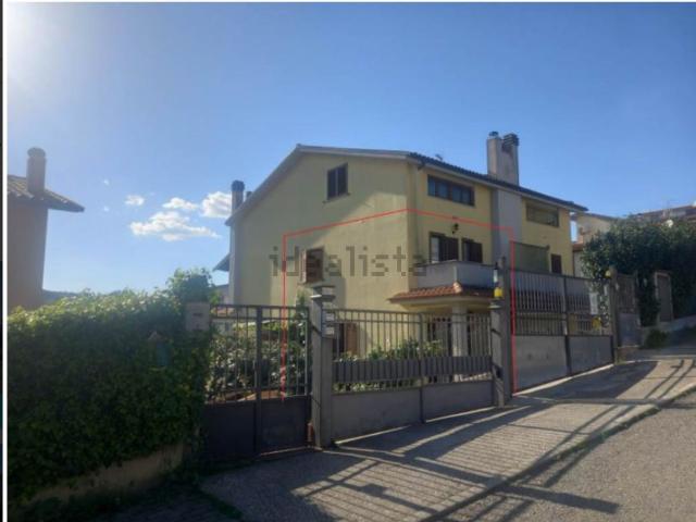 Villetta bifamiliare in vendita di 127 m² in Strada del Fondo, 24