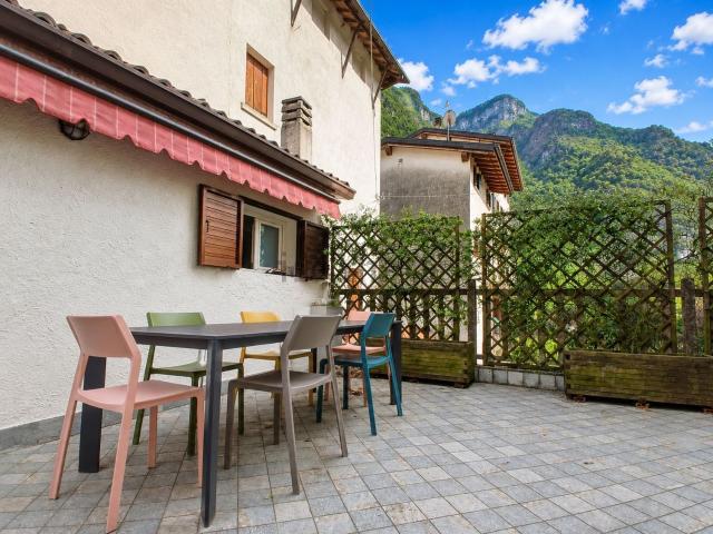 Villetta bifamiliare in vendita di 127 m² in Via Monte Grappa, 12