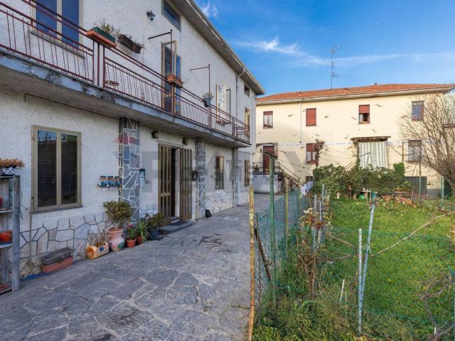 Villetta bifamiliare in vendita di 127 m² in Via per Besnate, 13