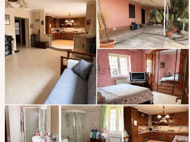 Villetta bifamiliare in vendita di 127 m² in Via Sesia, 6