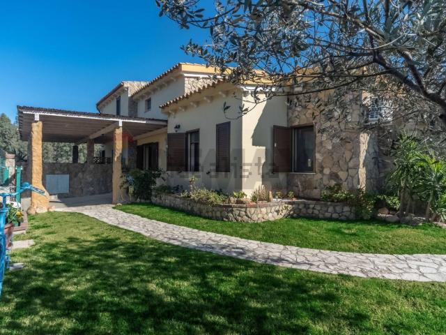Villetta bifamiliare in vendita di 124 m² in Vico I&apos  Marmilla, 9