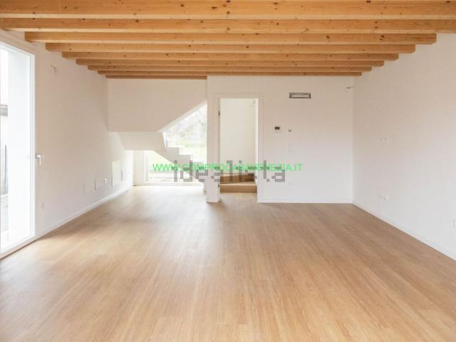 Villetta bifamiliare in vendita di 124 m² in Via Castellana, 101
