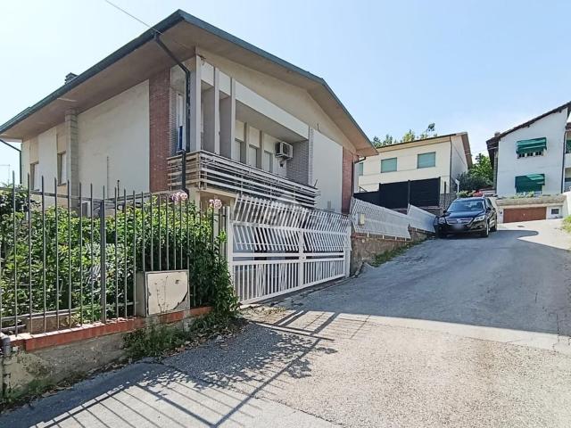 Villetta bifamiliare in vendita di 124 m² in Via Fabio Filzi, 15