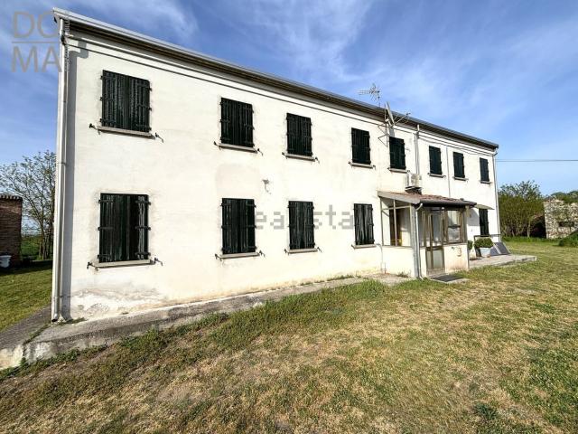Villetta bifamiliare in vendita di 124 m² in Via Gozzi, 1