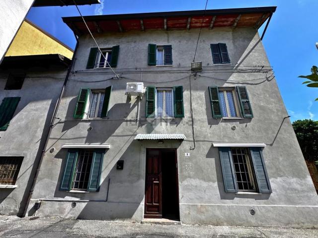 Villetta bifamiliare in vendita di 125 m² in Borgo Reggi, 9