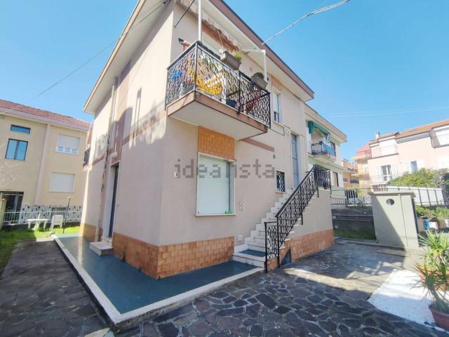 Villetta bifamiliare in vendita di 125 m² in Via Tagliamento, 9