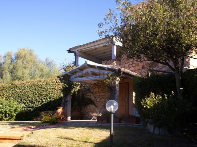Villetta bifamiliare in vendita di 125 m² in Via Cassiopea