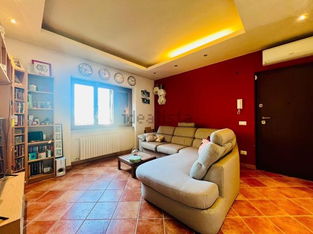 Villetta bifamiliare in vendita di 125 m² in Via degli Olmi
