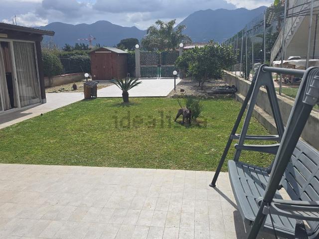 Villetta bifamiliare in vendita di 125 m² in Via Enrico Berlinguer