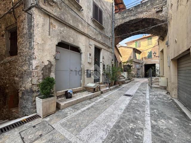Villetta bifamiliare in vendita di 125 m² in Via Giovanni Amendola, 23