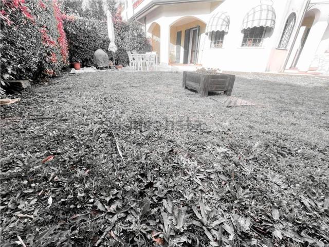 Villetta bifamiliare in vendita di 125 m² in Via Madonnina, 91