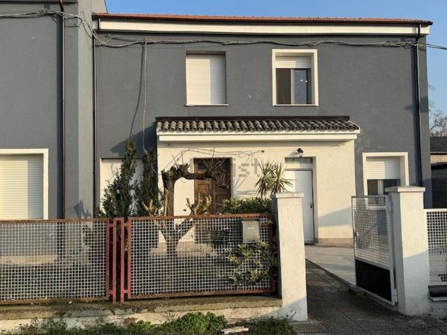 Villetta bifamiliare in vendita di 125 m² in Via Rondinella, 1