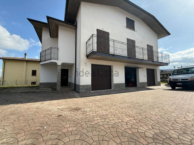 Villetta bifamiliare in vendita di 125 m² in Via Sergio Varetto