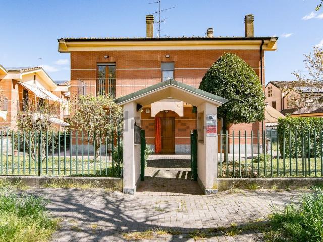 Villetta bifamiliare in vendita di 125 m² in Viale Europa, 107