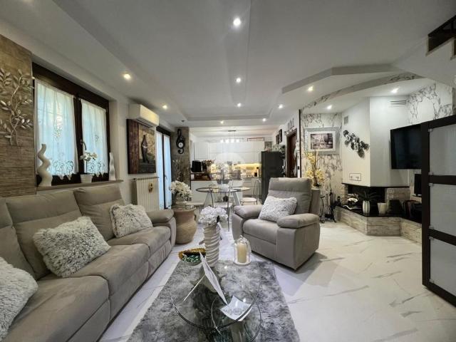 Villetta bifamiliare in vendita di 126 m² in Strada Comunale del Villaretto, 186