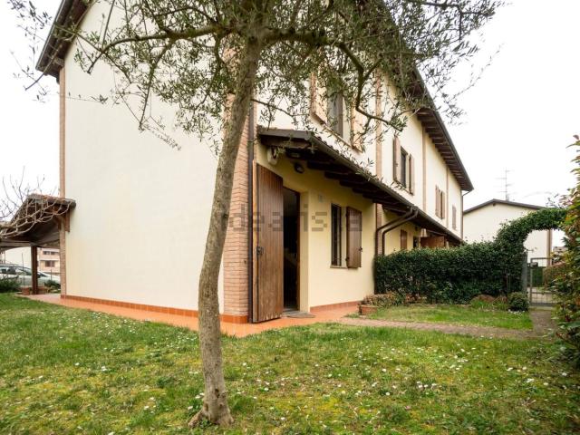 Villetta bifamiliare in vendita di 126 m² in Via A. Vespignani