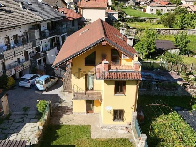 Villetta bifamiliare in vendita di 126 m² in Via Conte Carroccio, 13