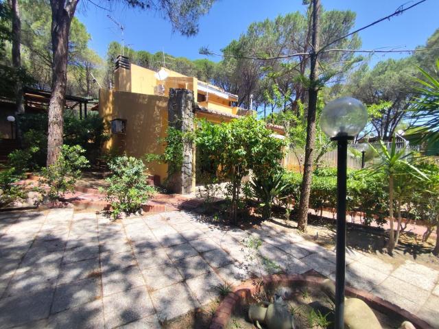Villetta bifamiliare in vendita di 126 m² in Via dei pini