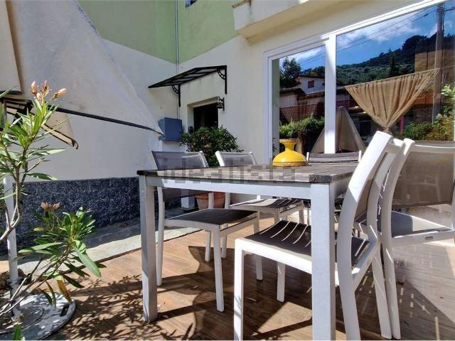 Villetta bifamiliare in vendita di 126 m² in Via Diano Castello, 64