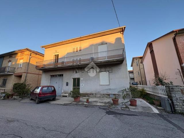 Villetta bifamiliare in vendita di 126 m² in Via Diciassette Giugno, 10