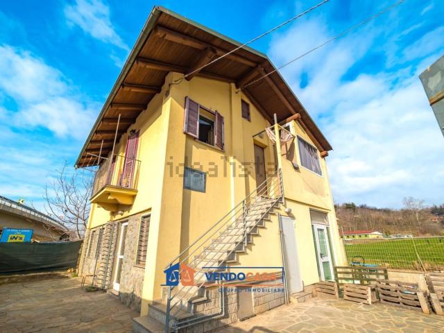 Villetta bifamiliare in vendita di 126 m² in Via Don L. Orione, 120