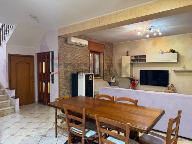 Villetta bifamiliare in vendita di 126 m² in Via Guglielmo Marconi, 6