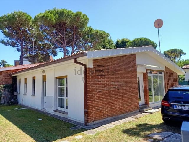 Villetta bifamiliare in vendita di 126 m² in Viale degli Olmi