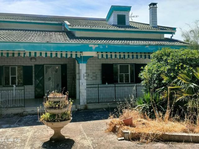 Villetta bifamiliare in vendita di 126 m² in Viale delle Margherite